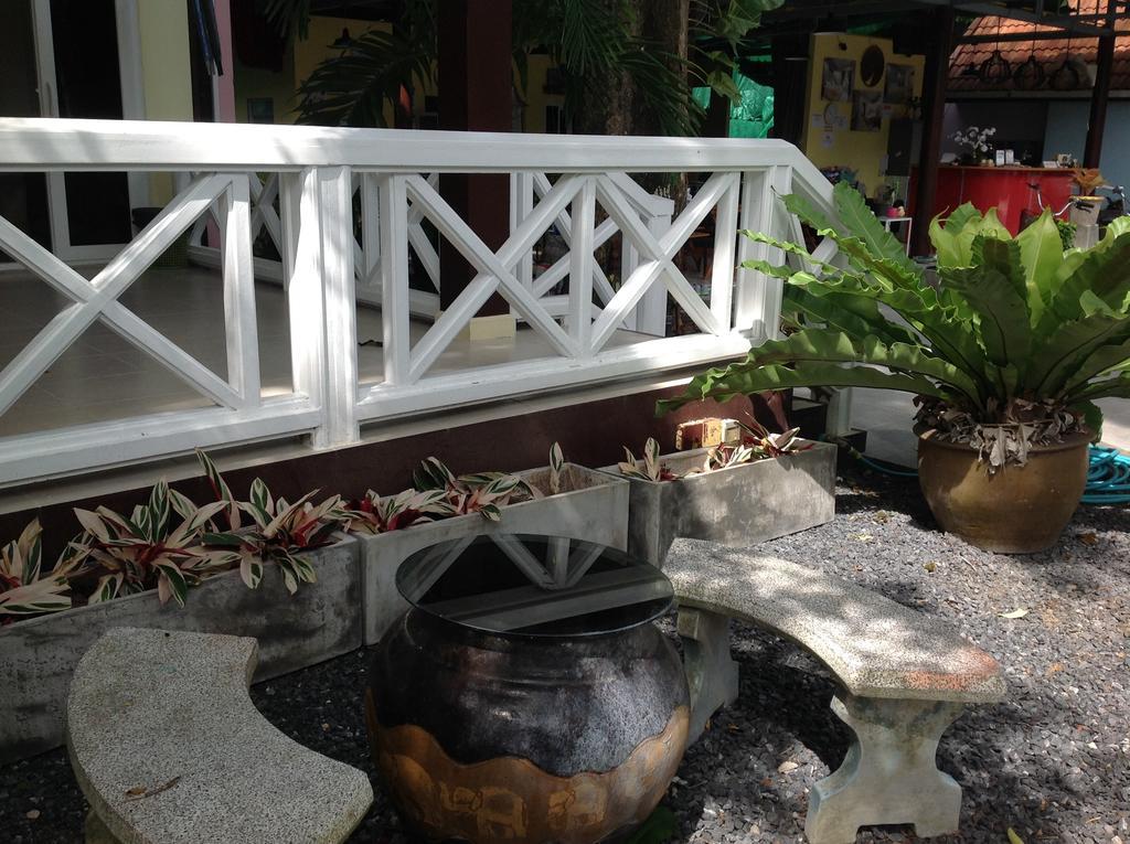 แซนดี้ เฮ้าืฺท์ ราไวย์ Hotel Rawai ภายนอก รูปภาพ