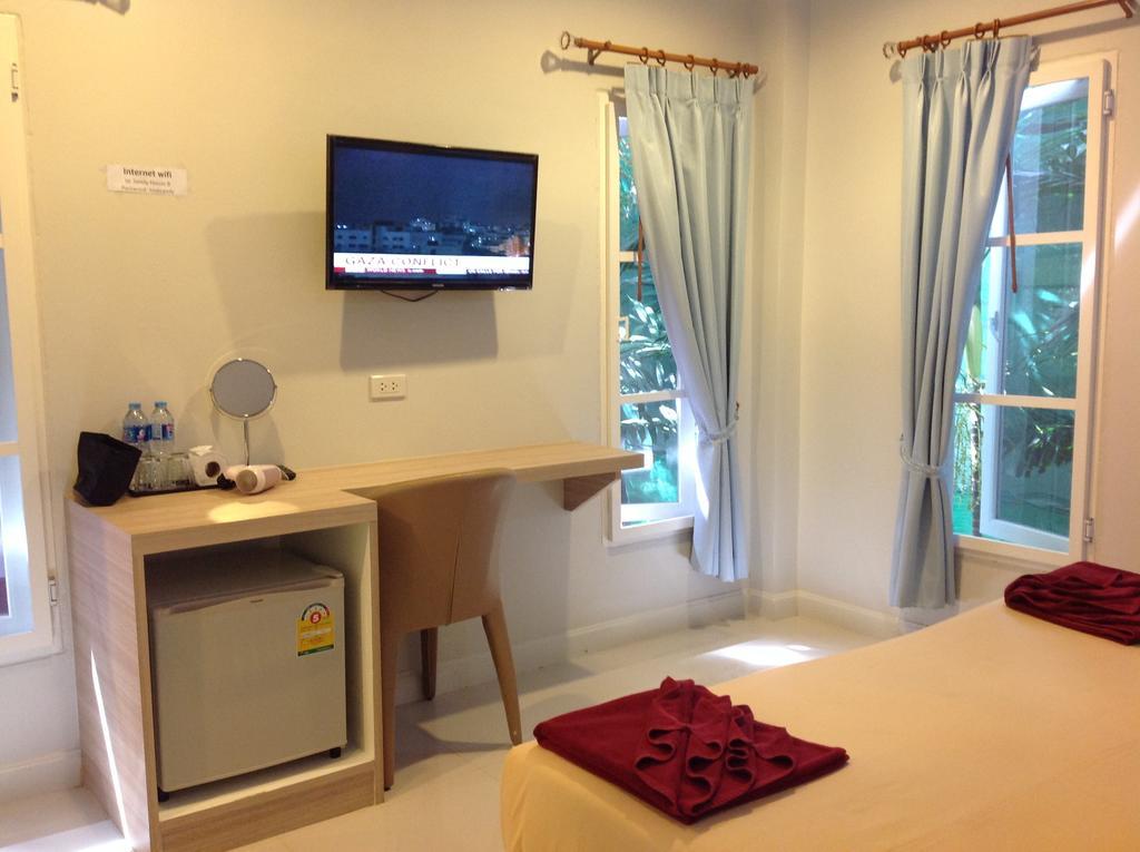 แซนดี้ เฮ้าืฺท์ ราไวย์ Hotel Rawai ภายนอก รูปภาพ